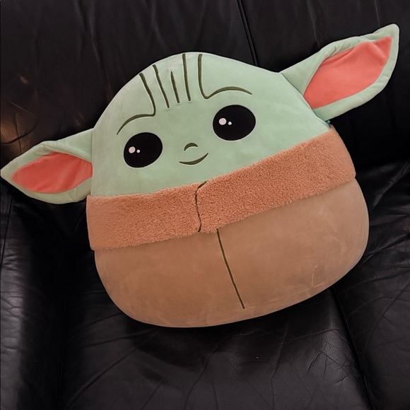 Green and Tan Baby Yoda Star Wars 20” Squishmallows Plushie - Picture 1 of 6